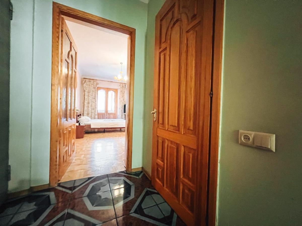 1-Room Apartments Kiev City Center Ngoại thất bức ảnh